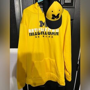 XXL Maize Michigan Wolverines hoodie and U of M trucker hat. Great condition!